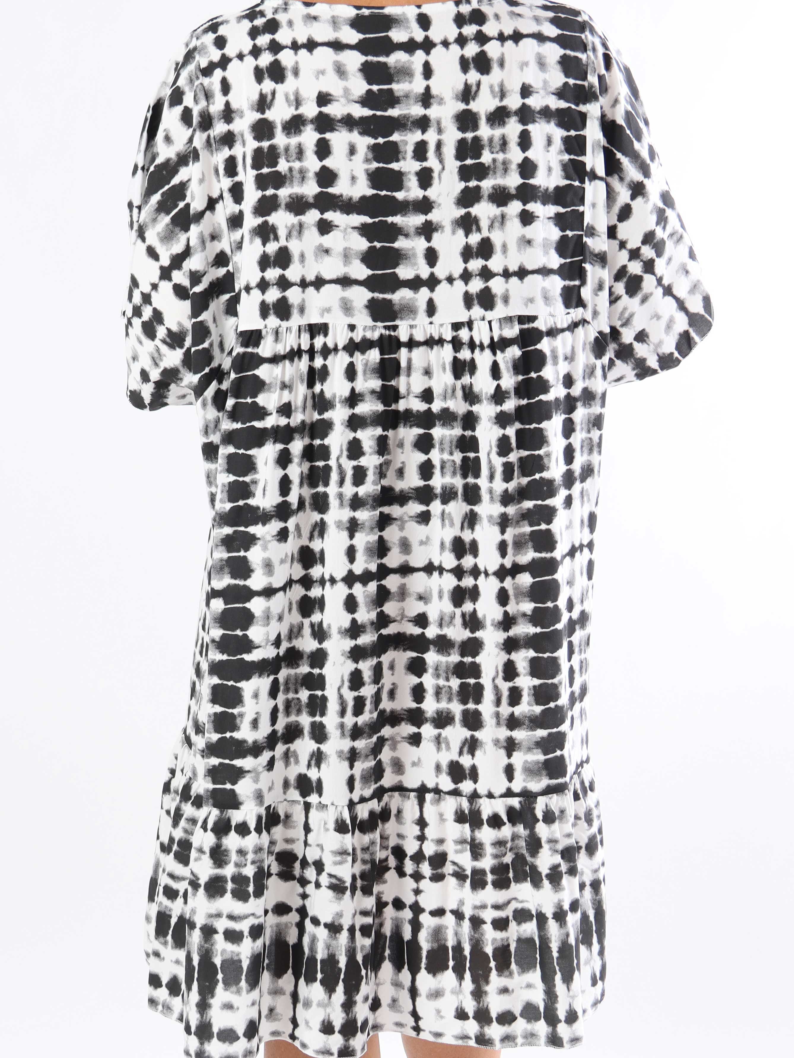 Lyon - Sød plus size kjole i viskose med batikmønster